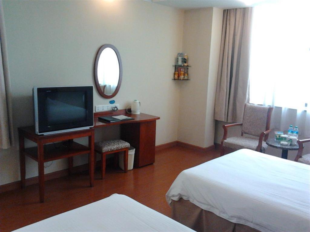 Greentree Inn Jiujiang Railway Station Business Hotel Chambre photo